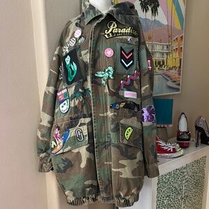 MARC JACOBS Runway Resort 2017 Taylor Swift Embellished Camo Jacket